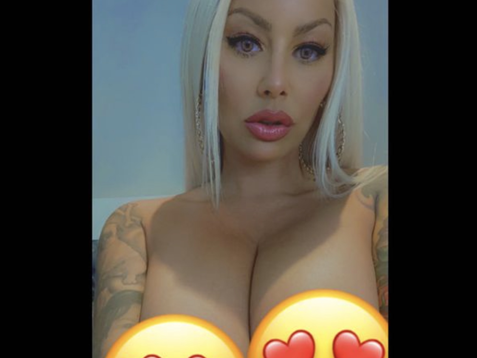 Amber Rose Goes Nude + Announces Her OnlyFans Is Now Free 2